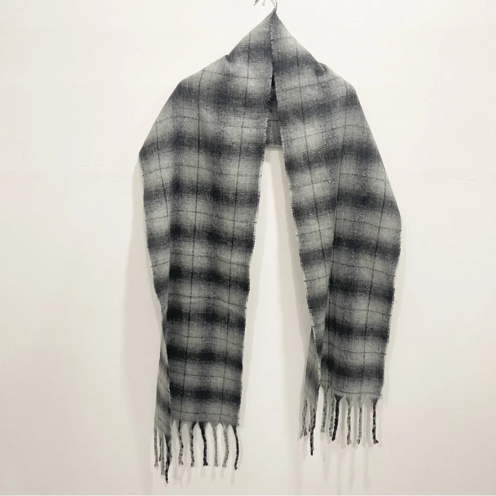 Gap Men’s Recycled Cozy Fringe Scarf Grey Plaid